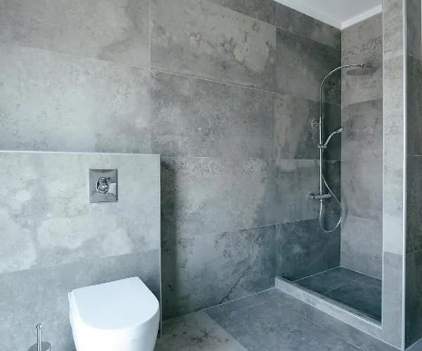 W2 Apartment