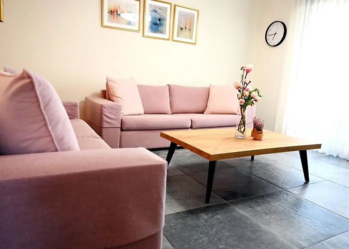 W2 Apartment
