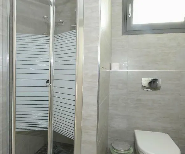 W2 Apartment *