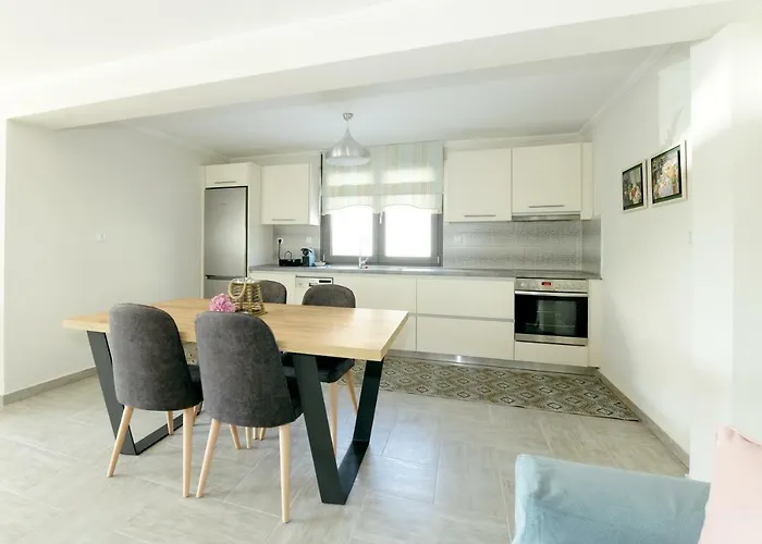 W2 Apartment Kavala